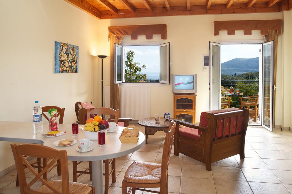Agia EfimiaDogis Retreatアパートメント 部屋 写真